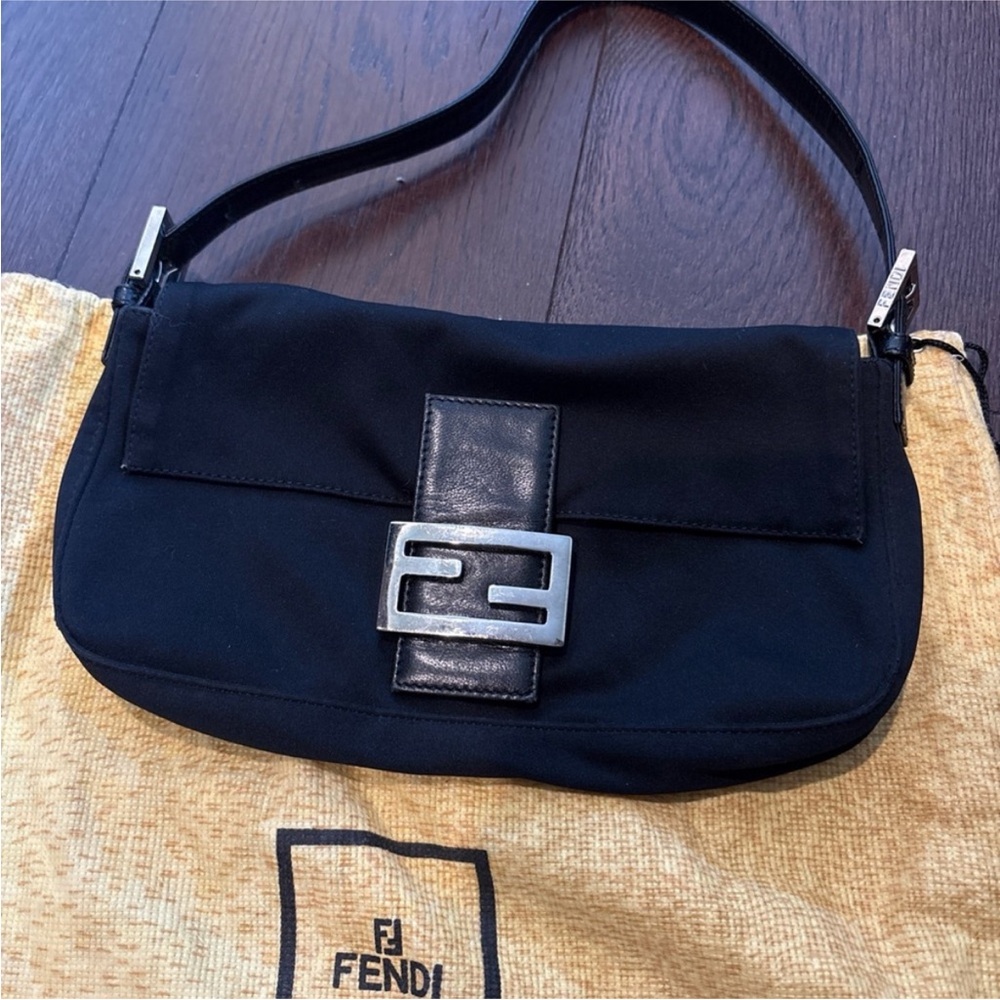 Fendi Black Vintage y2k baguette Women's Bag